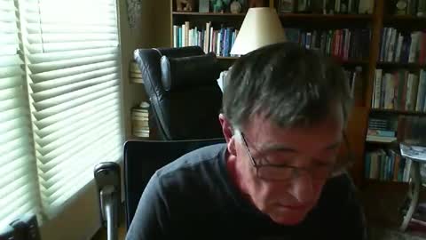 Atlhung9 online show from April 25, 9:23 pm