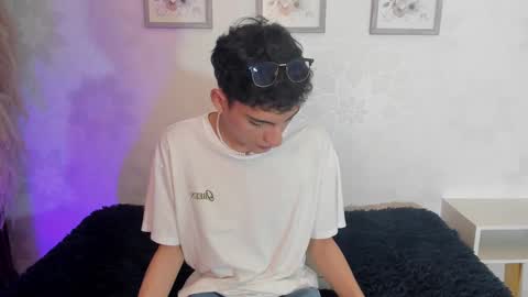 hero and nick online show from February 1, 4:44 am