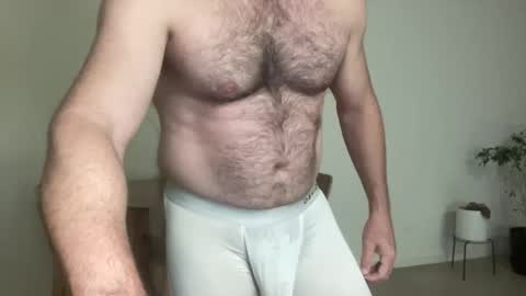 Snapshot of aussiemuscledad chatting on October 24, 9:33 am AussieMuscleDad online show from October 24, 9:33 am