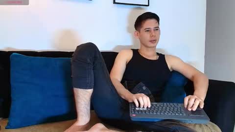 Snapshot of austiin_ross1 chatting on October 23, 7:17 pm austiin online show from October 23, 7:17 pm