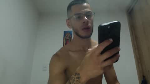 austin0613 online show from April 23, 5:56 am