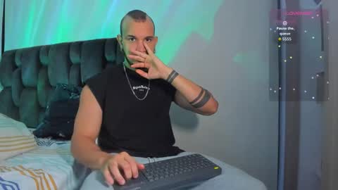 A online show from February 14, 11:22 pm