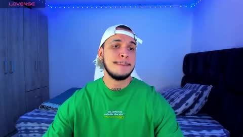 A online show from December 3, 10:18 pm