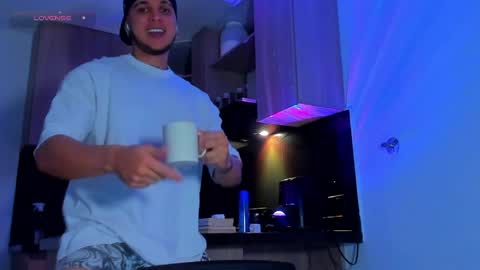 A online show from May 11, 11:46 pm