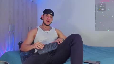 A online show from November 20, 8:40 pm