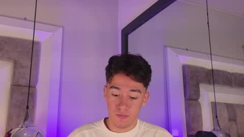 austinreeds online show from May 5, 1:35 pm