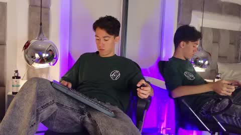 austinreeds online show from April 26, 1:52 pm