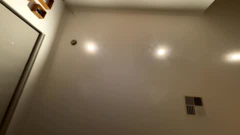 austintoner85 online show from April 24, 10:06 am