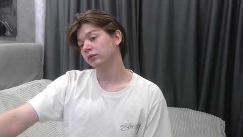 ausxuw online show from October 8, 5:23 am