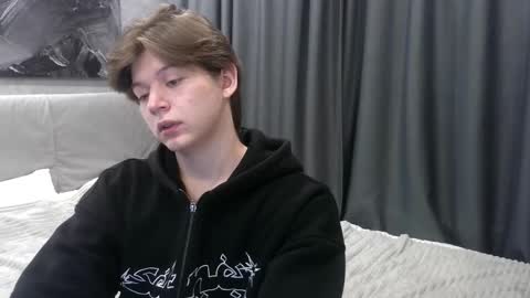 ausxuw online show from September 28, 12:19 am