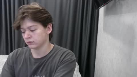 ausxuw online show from October 13, 9:32 pm