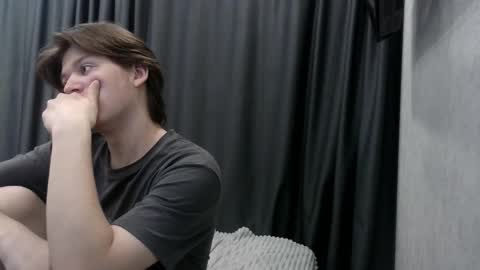 ausxuw online show from October 21, 5:10 am