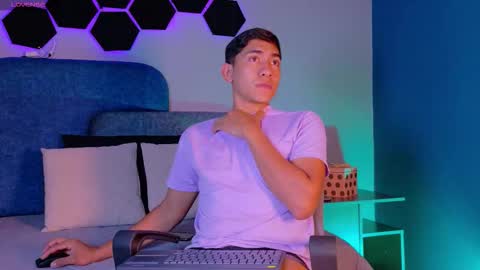 axe_lblaze_ online show from February 24, 6:41 pm