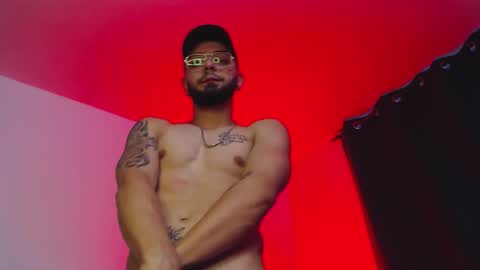 Snapshot of axel_7070 chatting on October 23, 10:35 pm Independiente Model online show from October 23, 10:35 pm