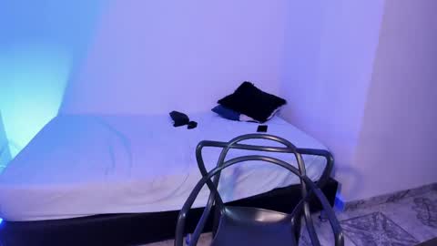 axel__fierro online show from April 21, 8:15 pm