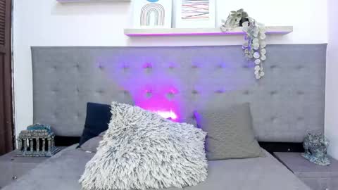 AXEL  online show from April 24, 12:46 am