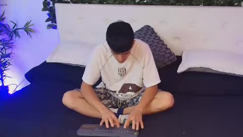Snapshot of axel_draven chatting on September 16, 11:33 am axel_draven online show from September 16, 11:33 am