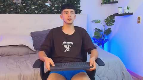 Snapshot of axel_draven chatting on September 11, 3:11 pm axel_draven online show from September 11, 3:11 pm