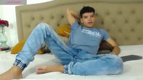 Snapshot of axel_forte chatting on February 19, 12:33 pm Axel Forte online show from February 19, 12:33 pm