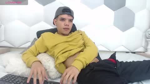 Snapshot of axel_forte chatting on March 1, 12:45 pm Axel Forte online show from March 1, 12:45 pm