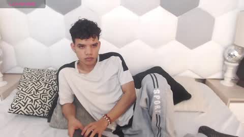 Snapshot of axel_forte chatting on February 25, 12:34 pm Axel Forte online show from February 25, 12:34 pm