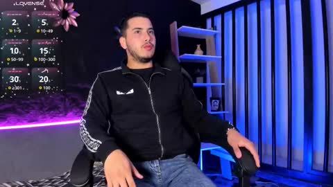 axel_grey_ online show from December 20, 12:34 pm