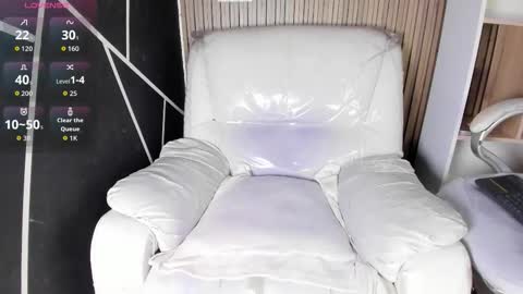 Snapshot of axel_grey_ chatting on October 19, 3:59 pm axel_grey_ online show from October 19, 3:59 pm