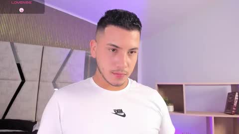 axel_grey_ online show from February 20, 1:46 pm