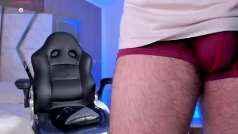 axel_grey_ online show from April 19, 6:10 pm