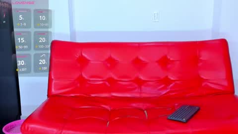 axel_hall_ online show from September 19, 11:59 pm