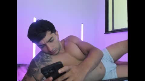 axel_hendrick online show from May 11, 2:45 pm