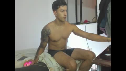 axel_hendrick online show from June 22, 2:21 pm