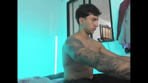 axel_hendrick online show from May 13, 2:08 am