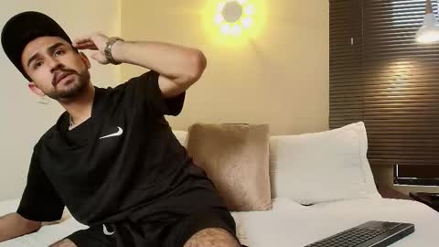 Axel Moon online show from October 20, 6:45 pm