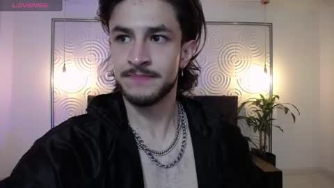 Axel  online show from July 1, 1:23 pm
