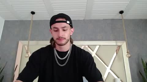 Axel  online show from July 8, 12:20 pm