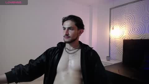 Axel  online show from June 28, 12:33 pm