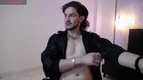 Axel  online show from July 5, 3:32 am