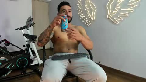 Axel online show from May 16, 3:48 am