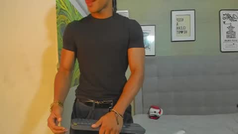 Snapshot of axel_silva3 chatting on October 10, 1:05 pm AXEL SILVA online show from October 10, 1:05 pm