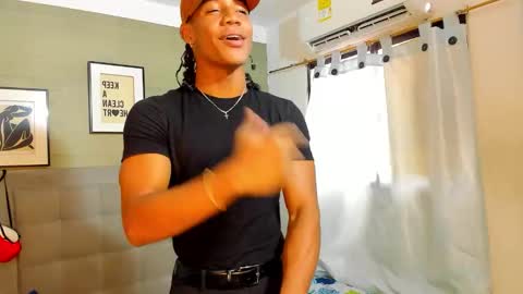 Snapshot of axel_silva3 chatting on October 2, 12:42 pm AXEL SILVA online show from October 2, 12:42 pm