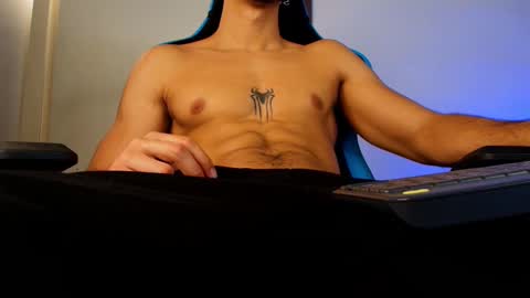 Snapshot of axel_stein03 chatting on January 31, 1:11 am axel stein NEW ACCOUNT online show from January 31, 1:11 am
