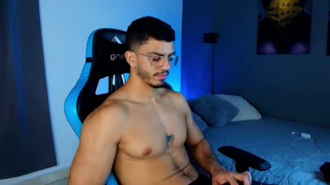 Snapshot of axel_stein03 chatting on February 3, 12:36 am axel stein NEW ACCOUNT online show from February 3, 12:36 am