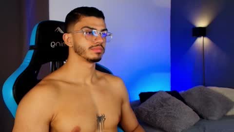 Snapshot of axel_stein03 chatting on February 1, 12:40 am axel stein NEW ACCOUNT online show from February 1, 12:40 am