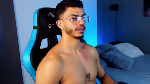 Snapshot of axel_stein03 chatting on March 10, 3:34 am axel stein NEW ACCOUNT online show from March 10, 3:34 am