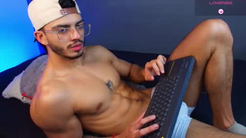 Snapshot of axel_stein03 chatting on September 13, 12:33 am axel stein NEW ACCOUNT online show from September 13, 12:33 am
