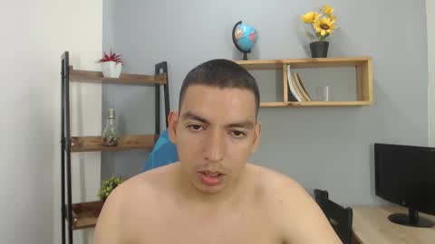 axel_stones_ online show from October 22, 2:43 pm