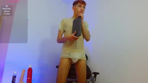 Snapshot of axel_tay1 chatting on October 11, 11:58 am AXEL online show from October 11, 11:58 am