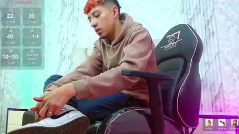 AXEL  online show from February 4, 12:33 pm