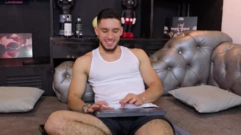 Axel  online show from May 12, 9:12 pm